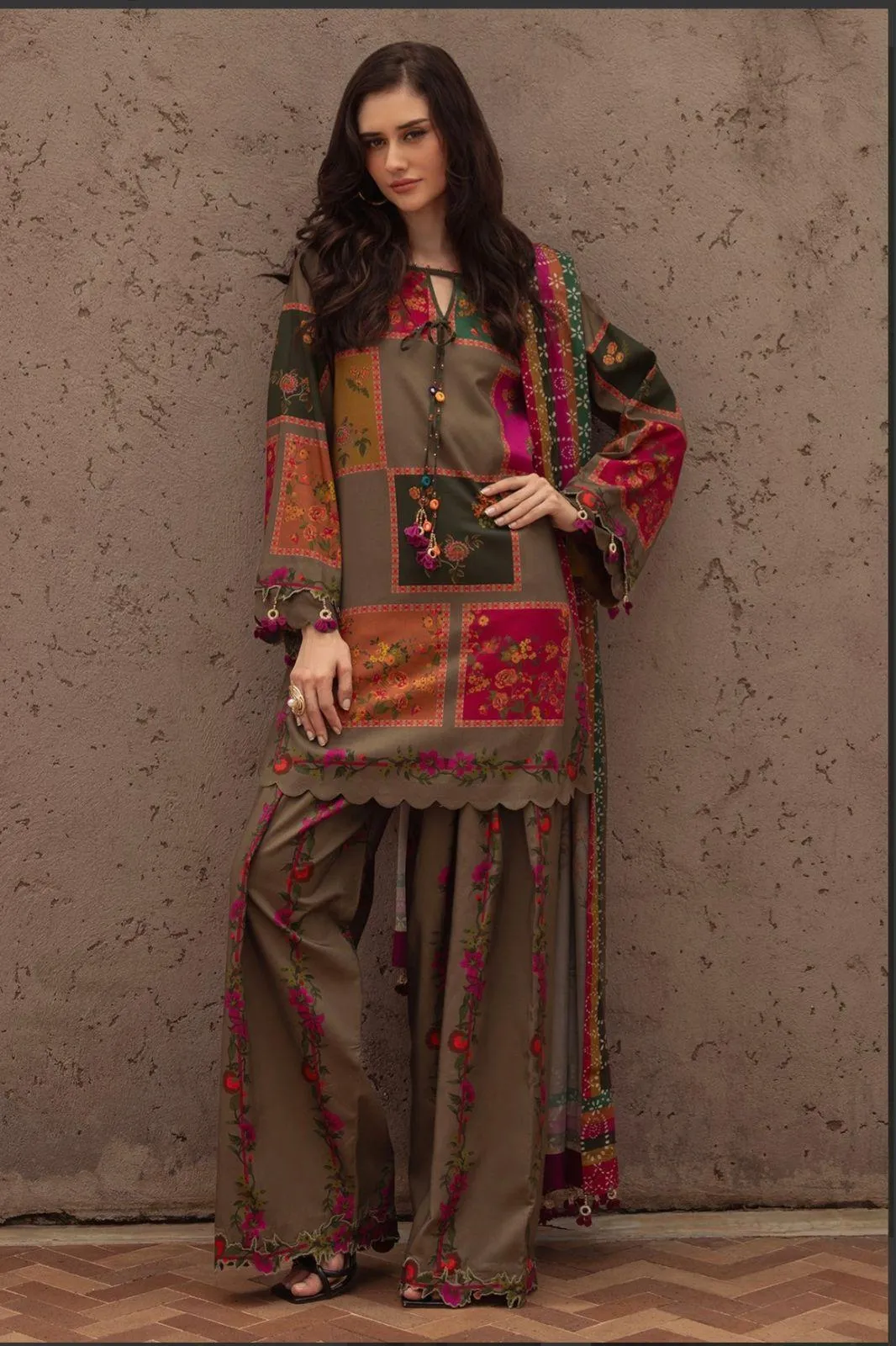 3 Pcs Silky Printed Suit For Women's Summer Collection